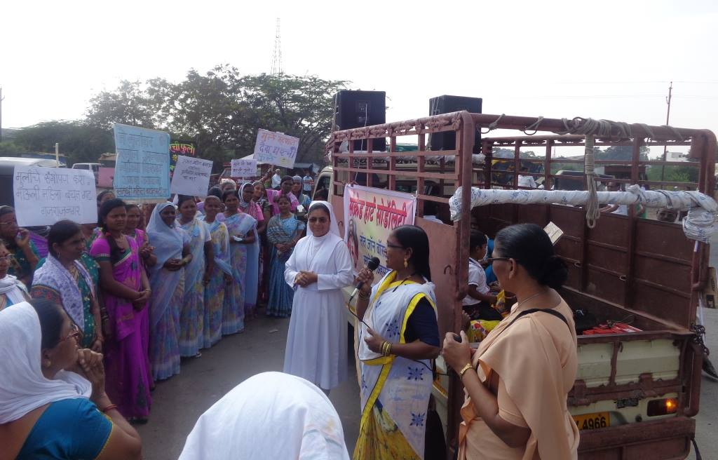 Child protection road show in Ahmednagar