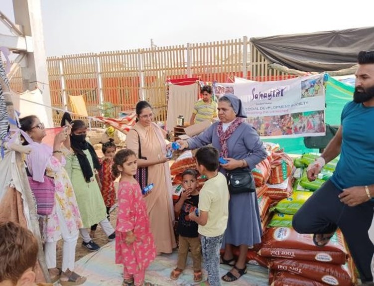 Visit by SDC to the Kashmiri Migrants